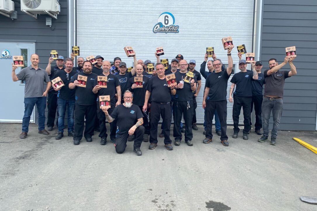 Omnifab souligne la fête des Pères en remettant des produits Pat BBQ à ses papas
