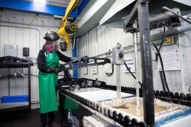 Omnifab propose le traitement à l’oxydation noire (Black Oxide)