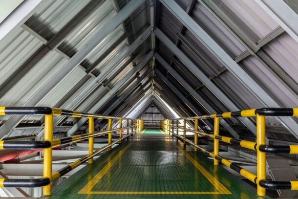 Omnifab met son expertise en matière de garde-corps industriels au service des entreprises