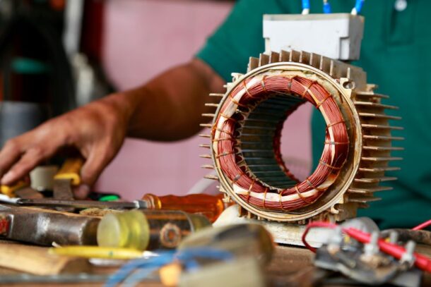 Comment réparer un moteur électrique?